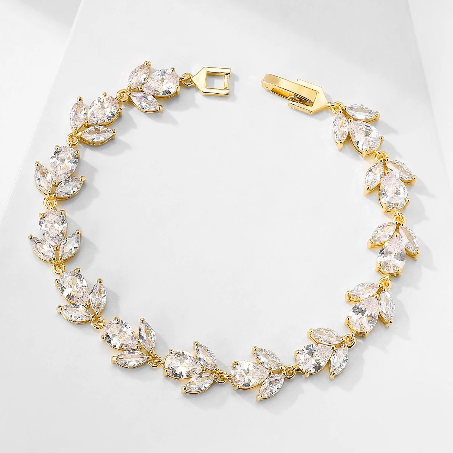 Funkelndes Blatt – Armband in Gold & Silber